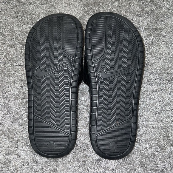 nike slides - black - Picture 2 of 4
